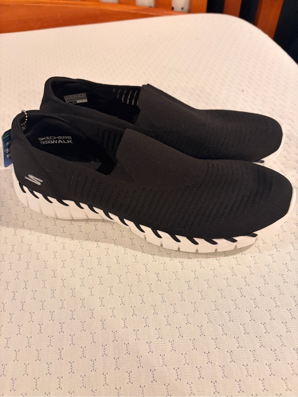 NWT Skechers GOwalk Slip-On Men's size 13 Casual Shoes - Black/White